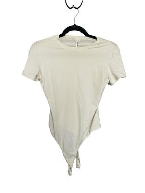 *** LISTING IS SOLD *** SKIMS Cream Short Sleeve Crewneck Bodysuit